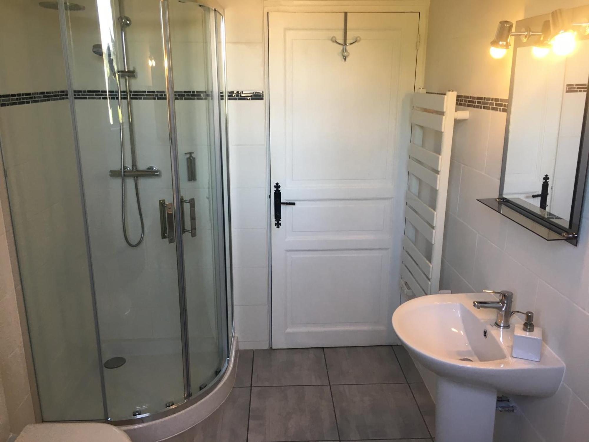 Chez Irene Bed & Breakfast Saint-Quentin-la-Tour ห้อง รูปภาพ