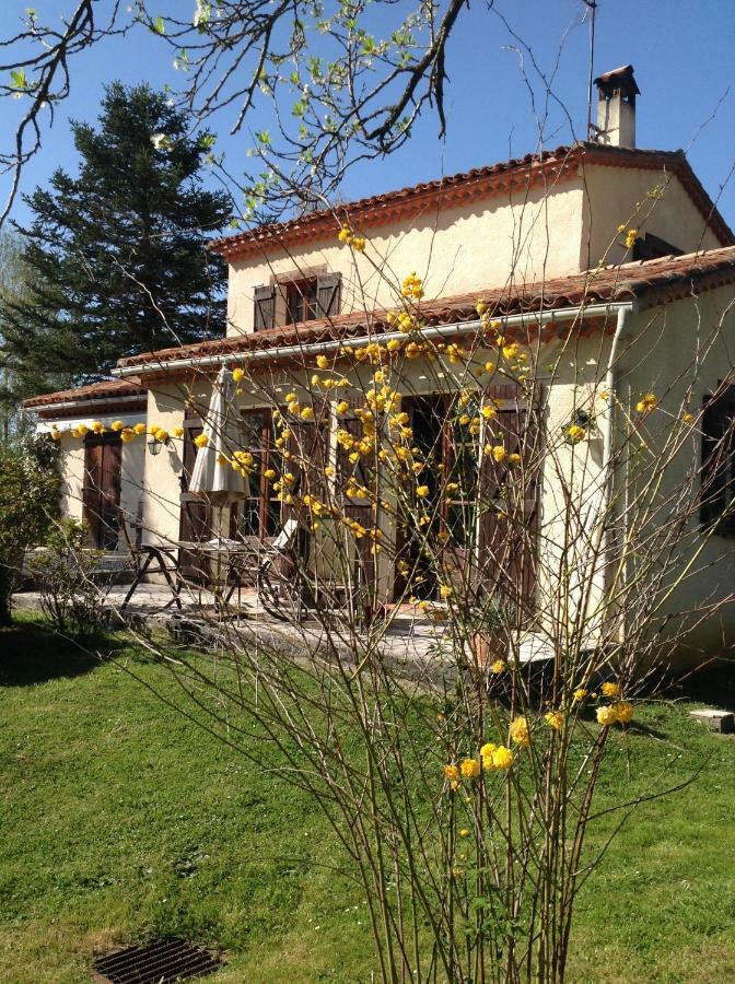 Chez Irene Bed & Breakfast Saint-Quentin-la-Tour ภายนอก รูปภาพ