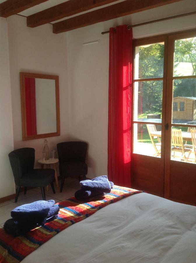 Chez Irene Bed & Breakfast Saint-Quentin-la-Tour ภายนอก รูปภาพ