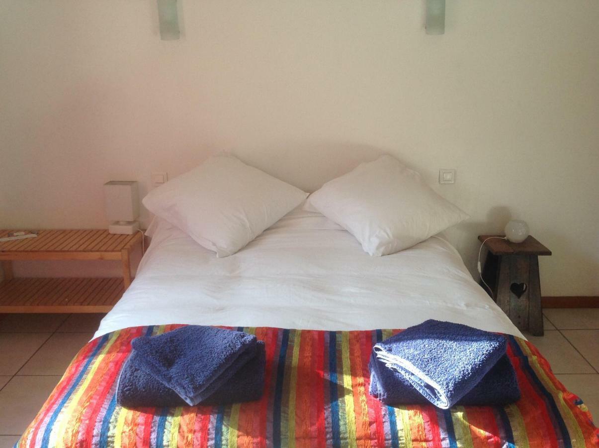 Chez Irene Bed & Breakfast Saint-Quentin-la-Tour ภายนอก รูปภาพ